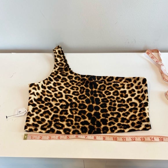 Leopard Crop Top One Shoulder Medium NWT New - Picture 8 of 8